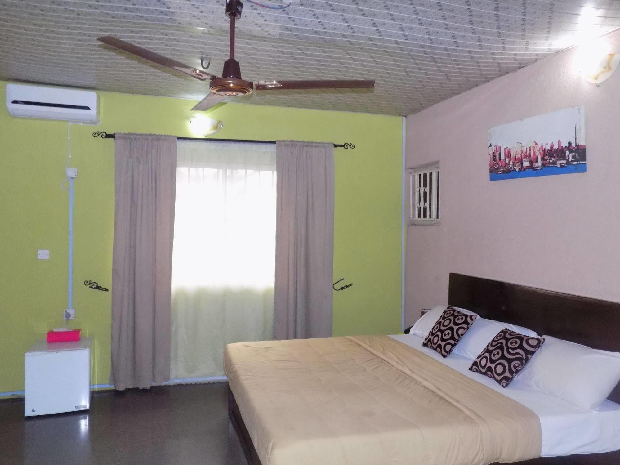 Posh Apartments And Hotel Ikeja Εξωτερικό φωτογραφία