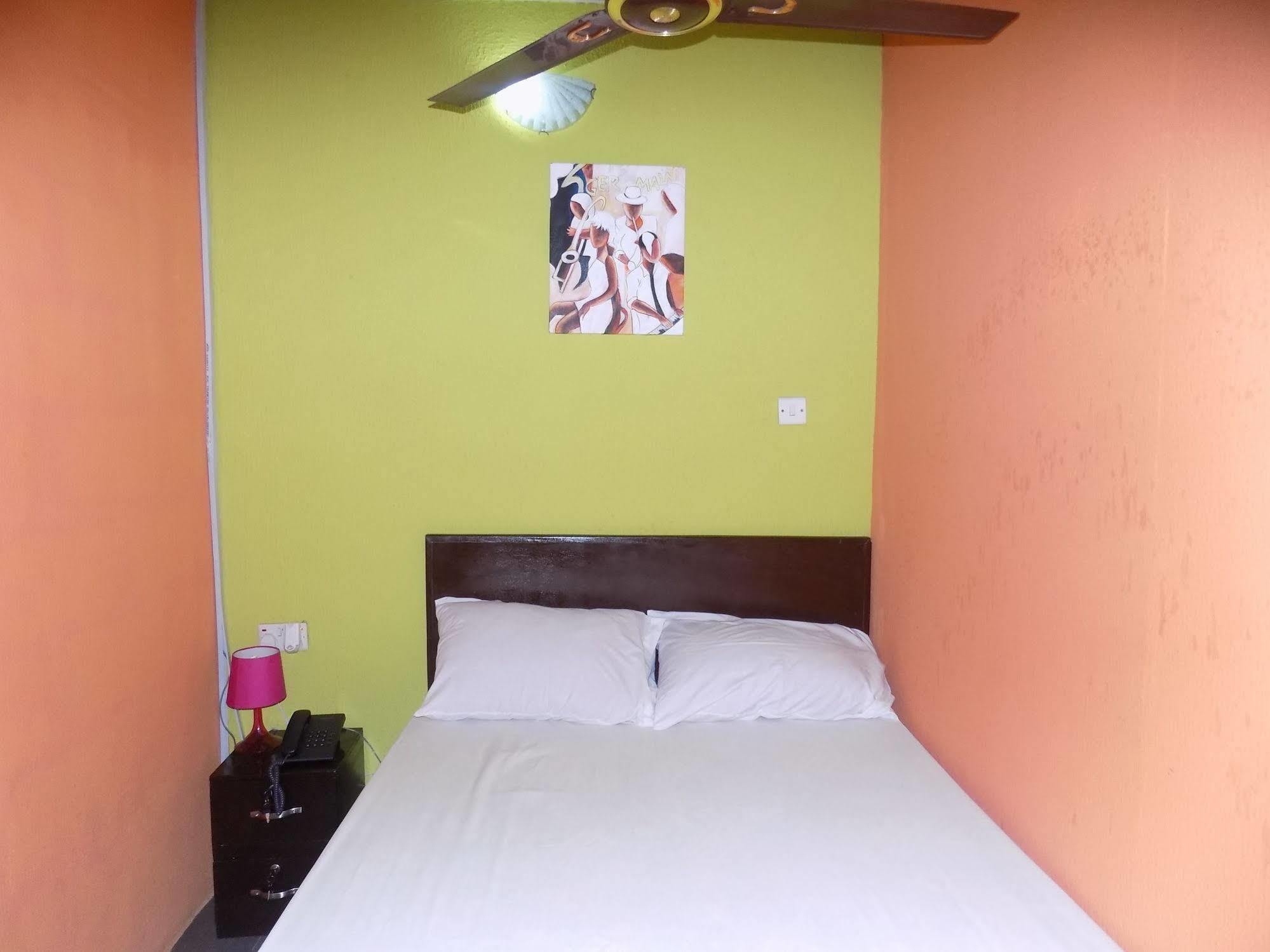 Posh Apartments And Hotel Ikeja Εξωτερικό φωτογραφία